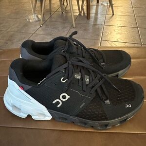 On Cloudflyer Running Black Shoes- like new